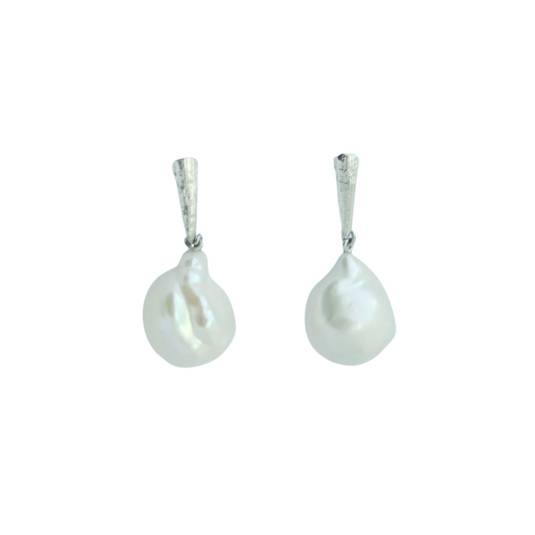 Ocean Spirit Collection Small Baroque Pearl Earrings 海洋精靈系列 小巴洛克珍珠耳環
