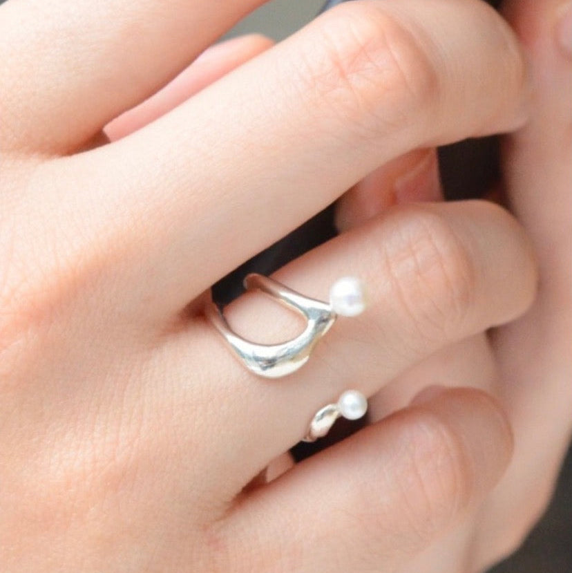Wave Collection Pearl Bangle — 925 Silver with Freshwater Pearl | 浪花系列 珍珠銀手鐲